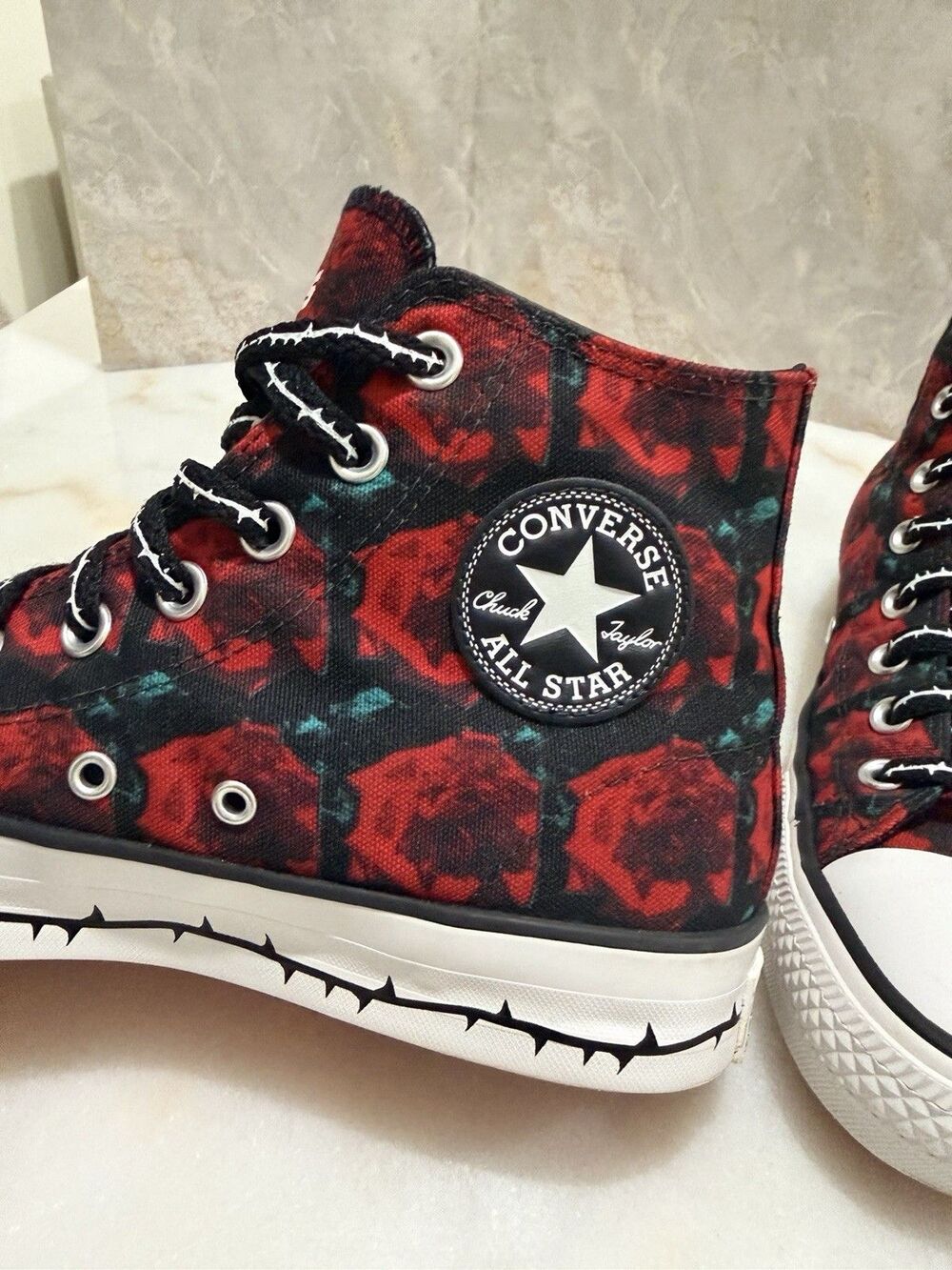CONVERSE | Chuck Taylor All Star Pro Much Love Black Red ROSES • Sz 7